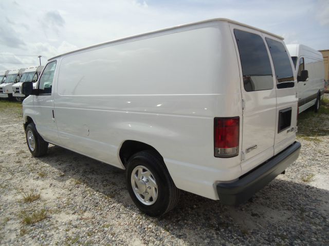 2010 Ford Econoline 4dr Sedan Luxury 3.5L AWD