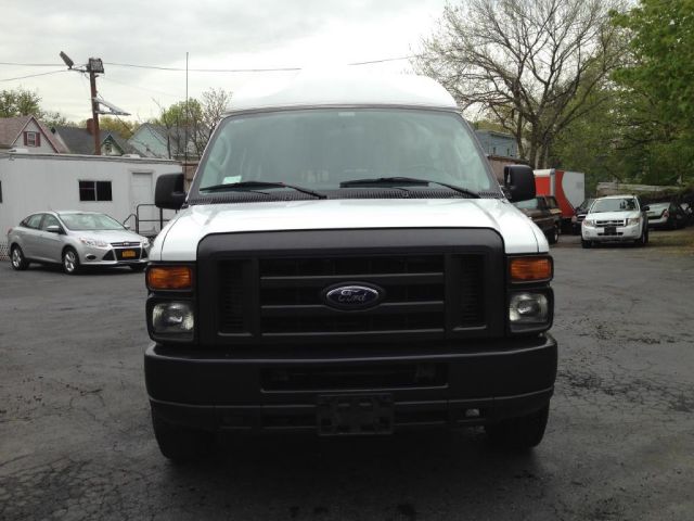 2011 Ford Econoline 2dr Cpe V6 Manual GT