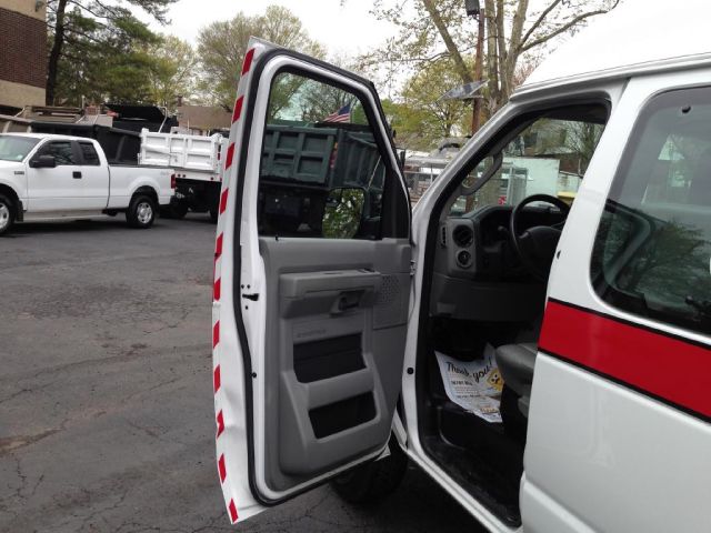 2011 Ford Econoline 2dr Cpe V6 Manual GT