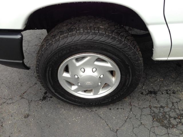2011 Ford Econoline 2dr Cpe V6 Manual GT