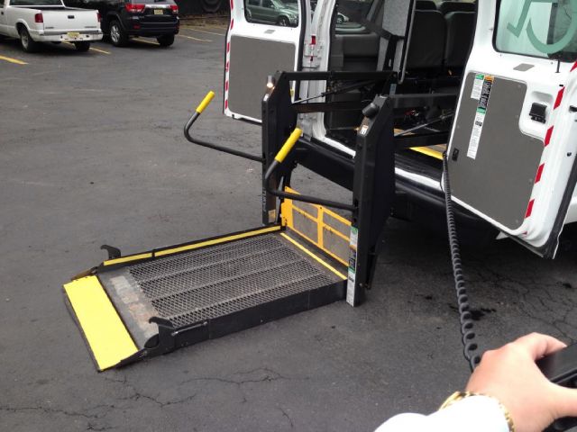 2011 Ford Econoline 2dr Cpe V6 Manual GT