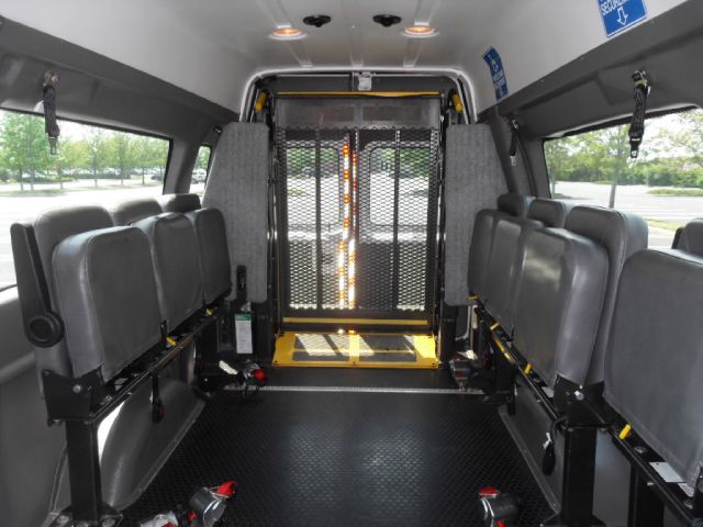 2011 Ford Econoline Luxury AWD Nav