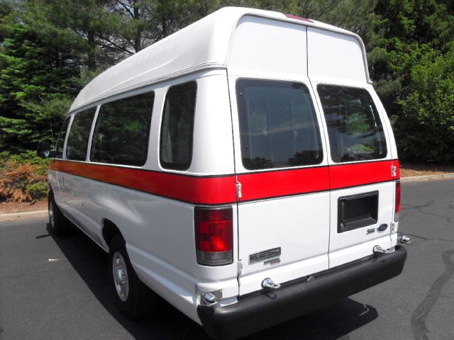 2011 Ford Econoline Luxury AWD Nav