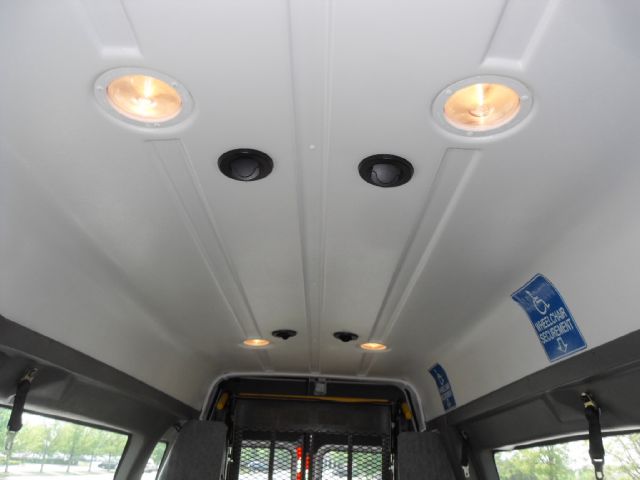 2011 Ford Econoline Luxury AWD Nav