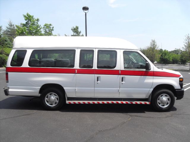 2011 Ford Econoline Luxury AWD Nav