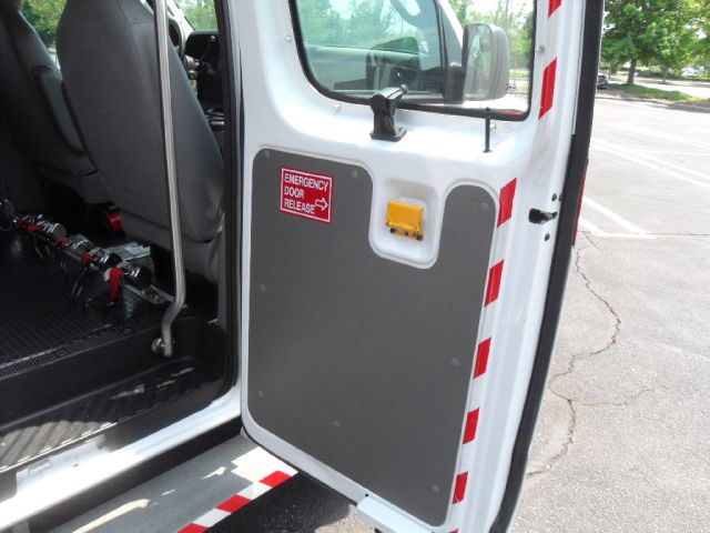 2011 Ford Econoline Luxury AWD Nav