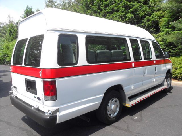 2011 Ford Econoline Luxury AWD Nav
