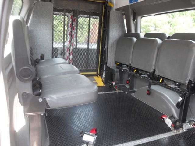 2011 Ford Econoline Luxury AWD Nav