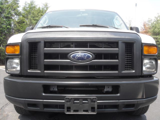 2011 Ford Econoline Luxury AWD Nav