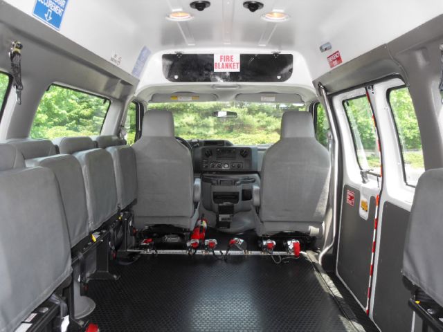 2011 Ford Econoline Luxury AWD Nav
