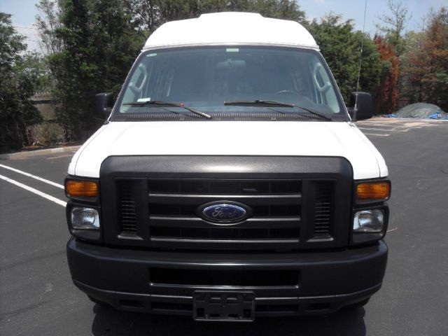 2011 Ford Econoline Luxury AWD Nav