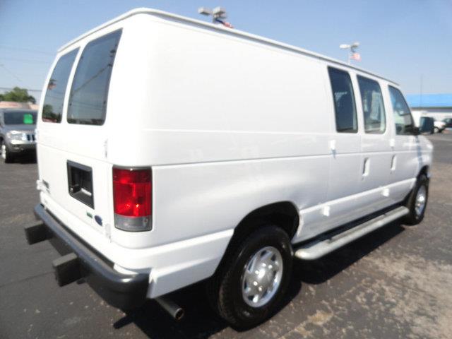2012 Ford Econoline 2.5i Wagon