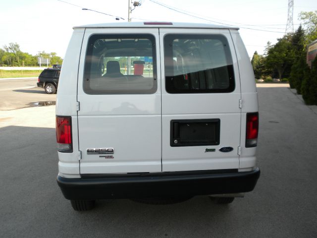 2013 Ford Econoline Awd-turbo