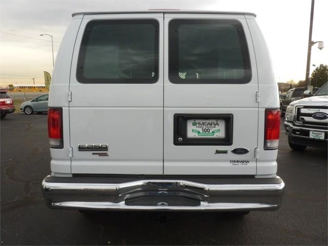 2014 Ford Econoline Sedan 1.8 S