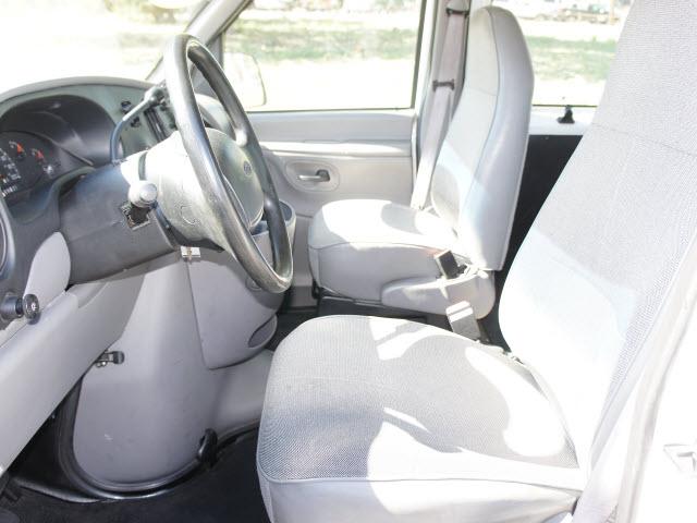 1999 Ford Econoline Wagon 4d Sedan GLS