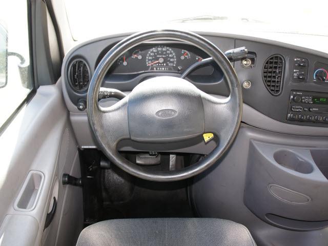 1999 Ford Econoline Wagon 4d Sedan GLS