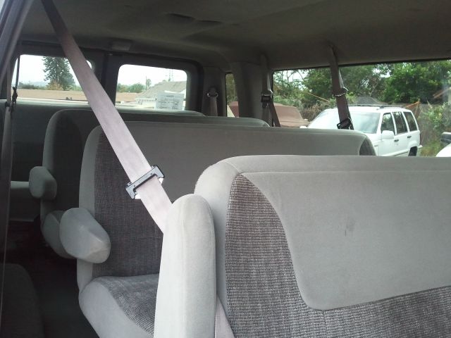 1999 Ford Econoline Wagon V8 AWD /3rd Row Seat/ Leather