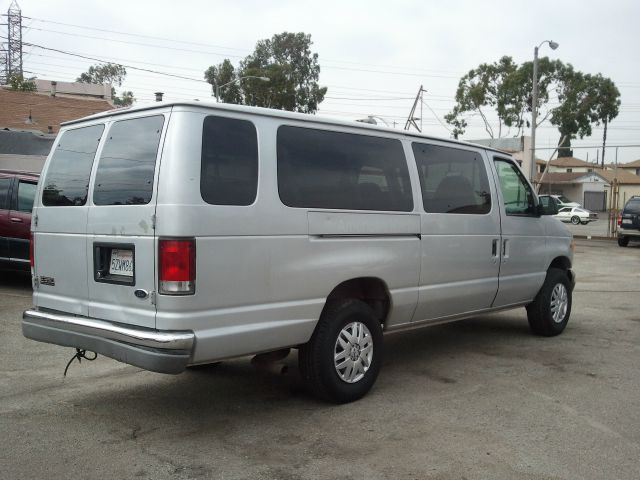 1999 Ford Econoline Wagon V8 AWD /3rd Row Seat/ Leather