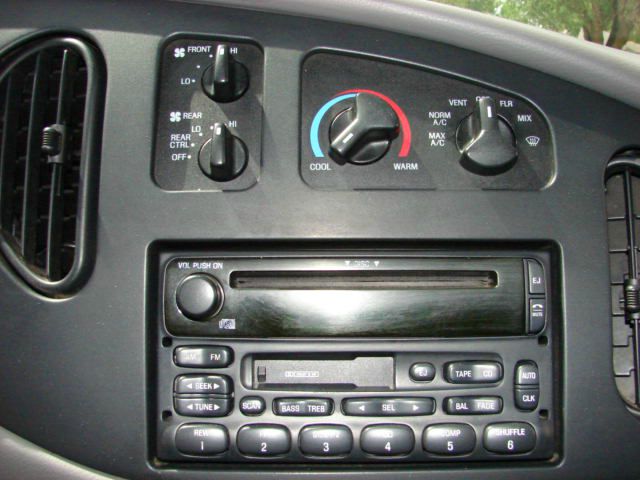 1999 Ford Econoline Wagon 2dr Cpe V6 Manual GT