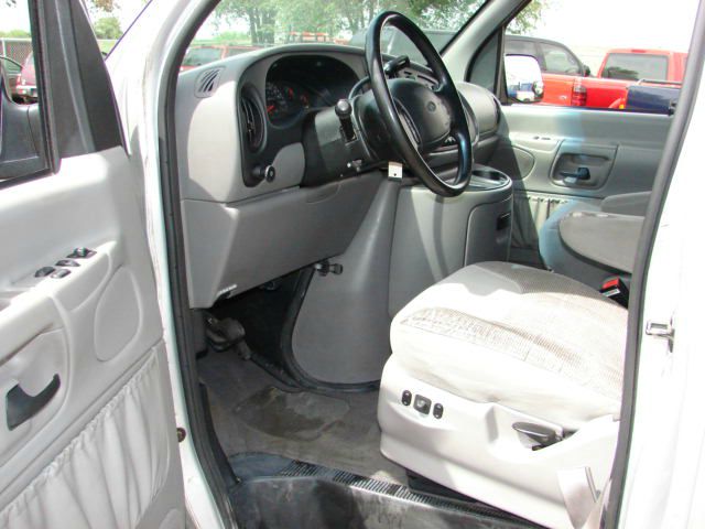 1999 Ford Econoline Wagon 2dr Cpe V6 Manual GT
