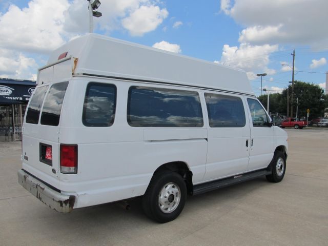 2000 Ford Econoline Wagon 2dr Cpe V6 Manual GT