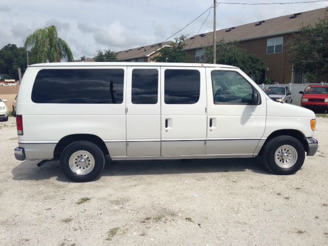 2000 Ford Econoline Wagon 2dr Cpe V6 Manual GT