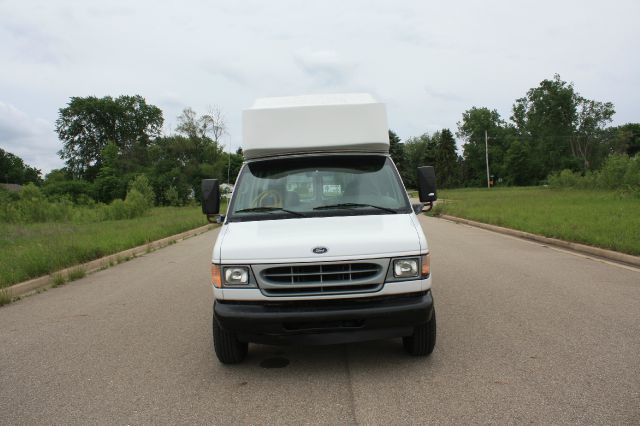 2001 Ford Econoline Wagon 4dr 4WD SLE Commercial