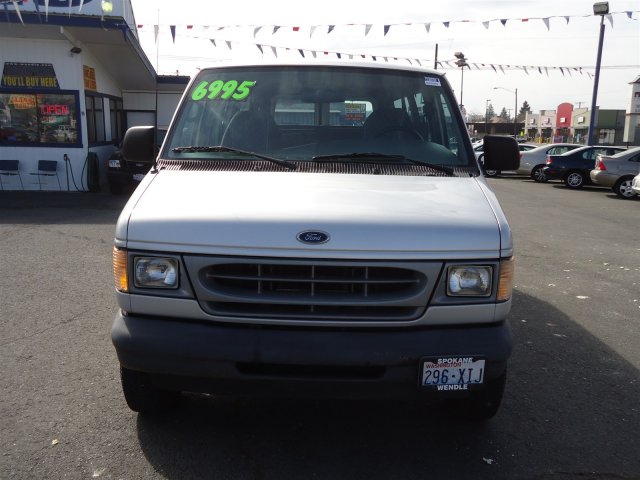 2001 Ford Econoline Wagon Base