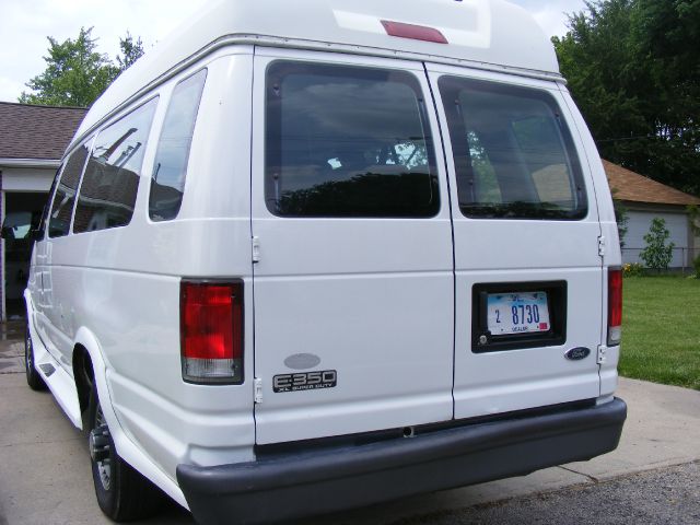 2001 Ford Econoline Wagon 4dr 4WD SLE Commercial