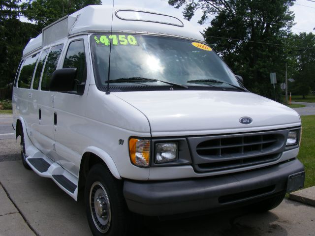 2001 Ford Econoline Wagon 4dr 4WD SLE Commercial