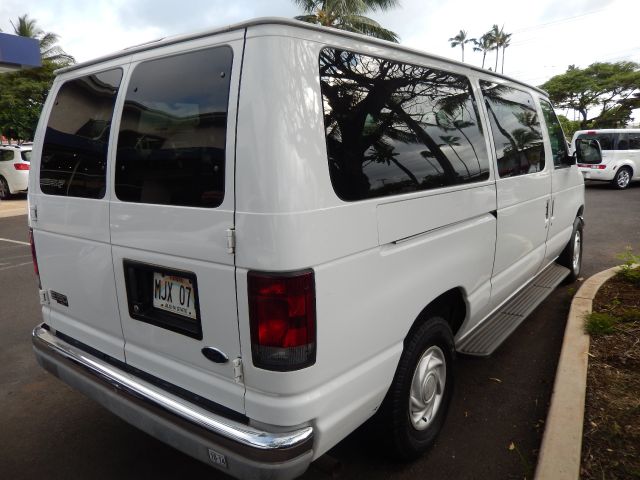 2002 Ford Econoline Wagon 2dr Cpe V6 Manual GT