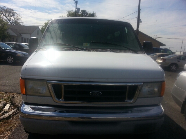 2003 Ford Econoline Wagon 2dr Cpe V6 Manual GT