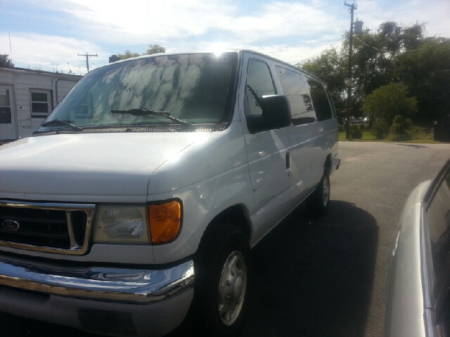 2003 Ford Econoline Wagon 2dr Cpe V6 Manual GT