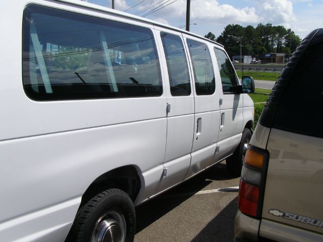 2003 Ford Econoline Wagon 2dr Cpe V6 Manual GT