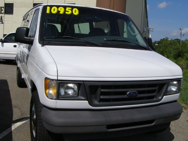 2003 Ford Econoline Wagon 2dr Cpe V6 Manual GT