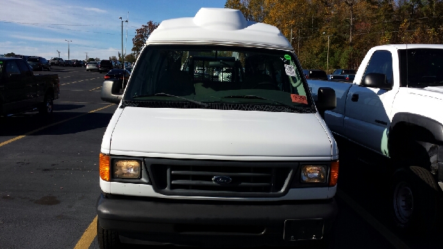 2003 Ford Econoline Wagon 2dr I4 Auto EX-L PZEV