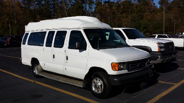 2003 Ford Econoline Wagon 2dr I4 Auto EX-L PZEV