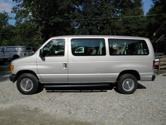2003 Ford Econoline Wagon 2dr Cpe V6 Manual GT