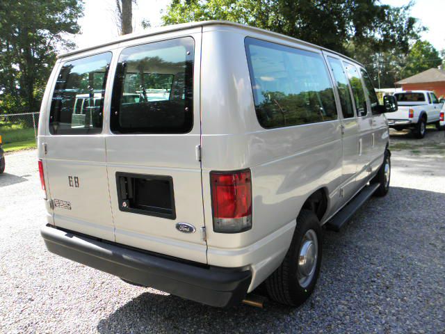 2003 Ford Econoline Wagon 2dr Cpe V6 Manual GT