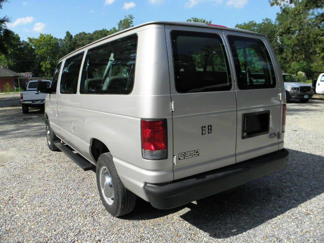 2003 Ford Econoline Wagon 2dr Cpe V6 Manual GT
