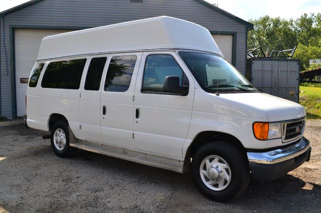 2003 Ford Econoline Wagon 2dr Cpe V6 Manual GT