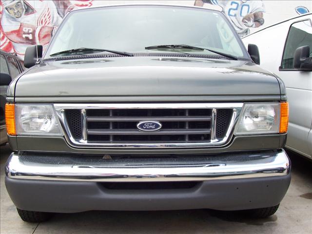 2003 Ford Econoline Wagon Sport 4WD
