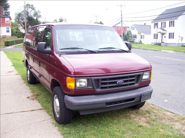 2003 Ford Econoline Wagon Base
