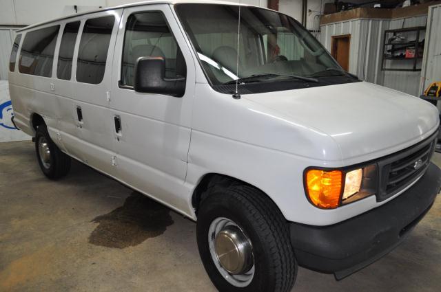 2003 Ford Econoline Wagon Sport 4WD