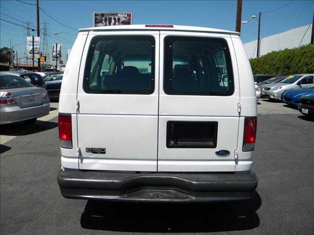 2004 Ford Econoline Wagon 2dr Cpe V6 Manual GT