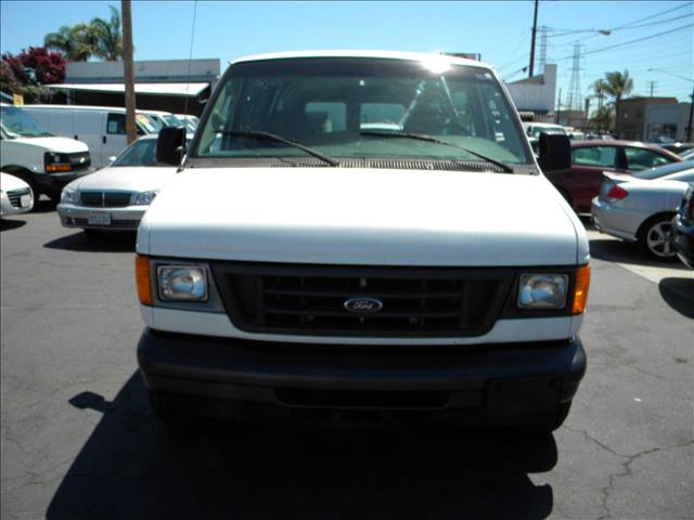 2004 Ford Econoline Wagon 2dr Cpe V6 Manual GT