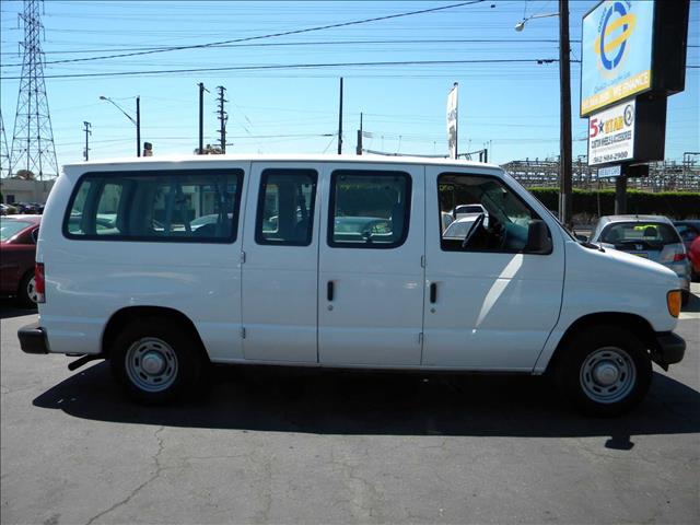 2004 Ford Econoline Wagon 2dr Cpe V6 Manual GT
