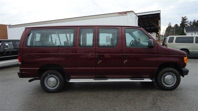 2005 Ford Econoline Wagon Sport 4WD