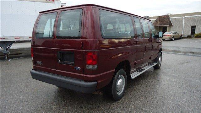 2005 Ford Econoline Wagon Sport 4WD
