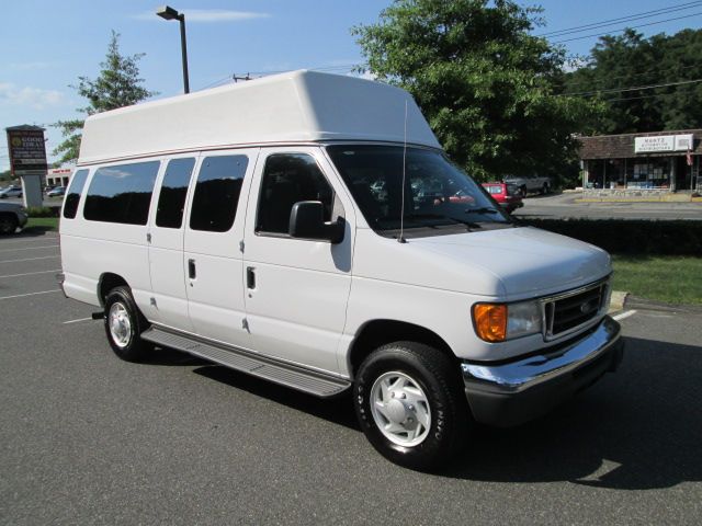 2005 Ford Econoline Wagon 2dr Cpe V6 Manual GT